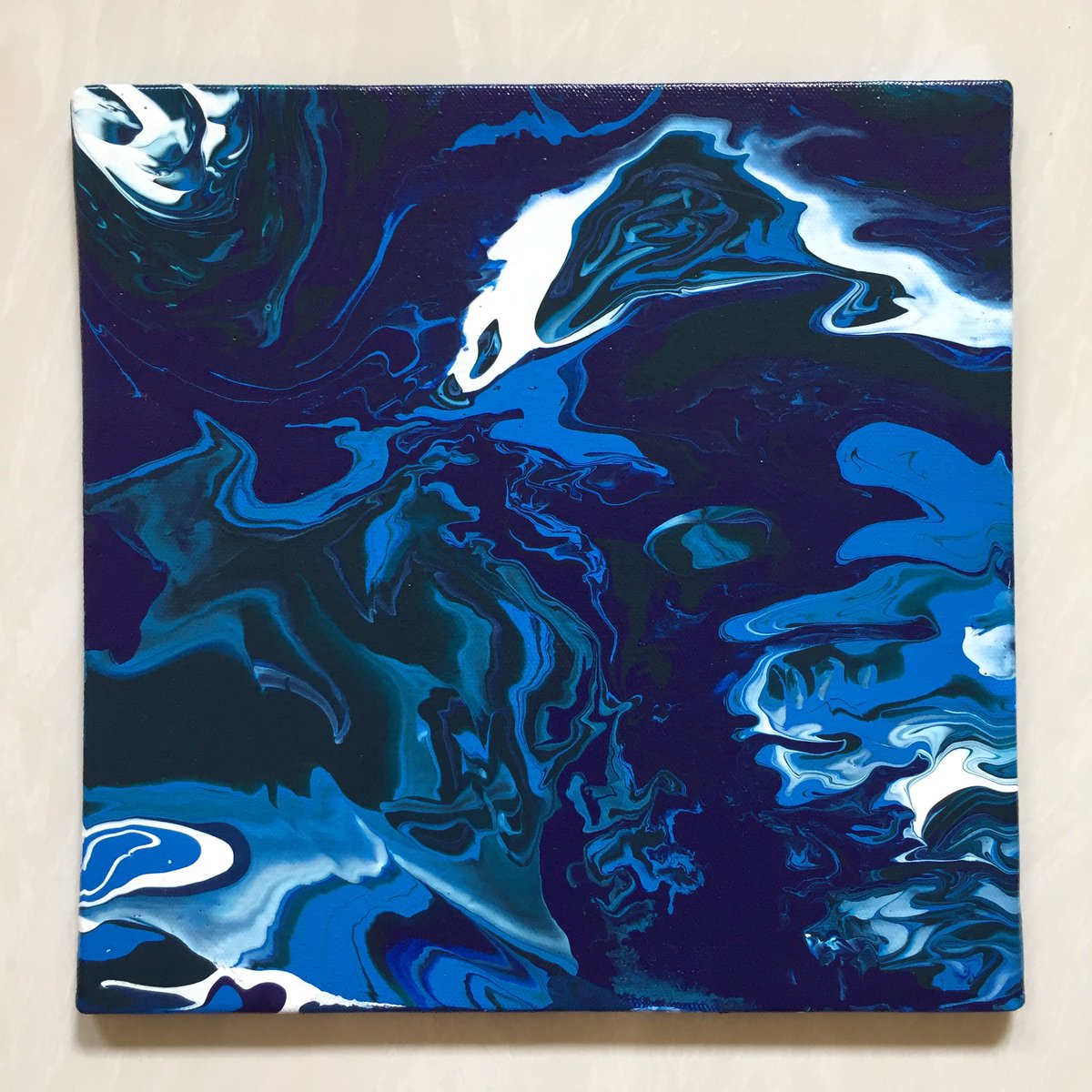 deepraaajjj's tweet photo. my first try at fluid art <3 https://t.co/cN3IC5TXfi
