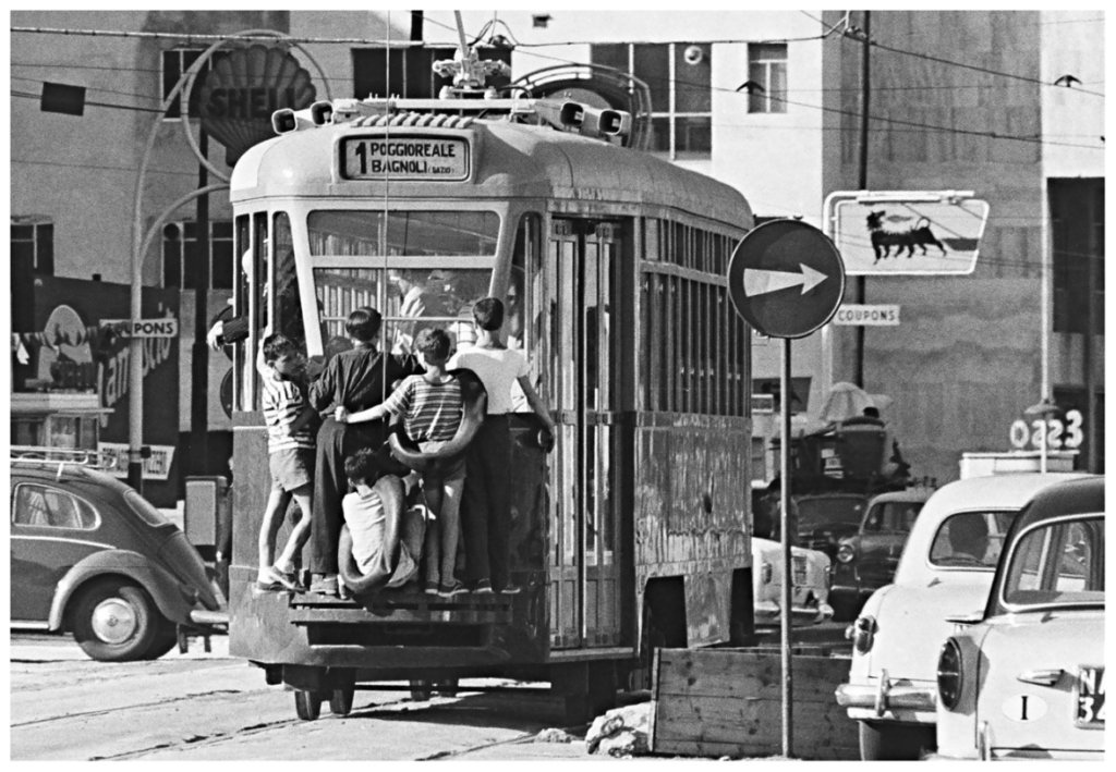 Commozioni.Arte (@commozionia) on Twitter photo "Prima pensate, poi casomai scattate"
Gianni #BerengoGardin
#Napoli 1958
<a href="/ValeriaParrell2/">Valeria Parrella</a> <a href="/CasaLettori/">Casa Lettori</a> #SabatoCon "Prima pensate, poi casomai scattate"
Gianni #BerengoGardin
#Napoli 1958
<a href="/ValeriaParrell2/">Valeria Parrella</a> <a href="/CasaLettori/">Casa Lettori</a> #SabatoCon