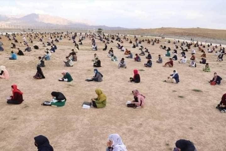 A powerful image. These girls are sitting their university entrance exams in Afghanistan ...under a heat of 37C...on the ground...social distant...during a pandemic...because they know that only education will make them free 
<a href="/UN_Women/">UN Women</a> <a href="/AcademicChatter/">Academic Chatter™</a> <a href="/UNICEFEducation/">UNICEF Education</a>
