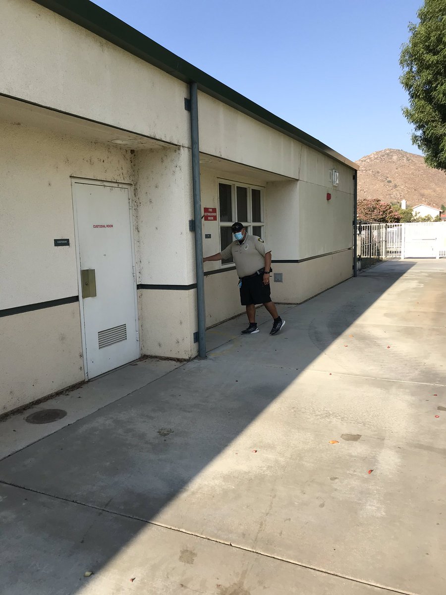 CJUSDSafety's tweet photo. While out conducting site visits, we came across @CJUSDSafety E. Salazar and S. Cruz making their rounds doing door checks. #EVERYday #PropertyProtection #AssetProtection #EssentialServiceWorkers #DeterCrime #OnAMission #HeatWave #covid19 #cjusdS3 https://t.co/E8VzTM0sEi