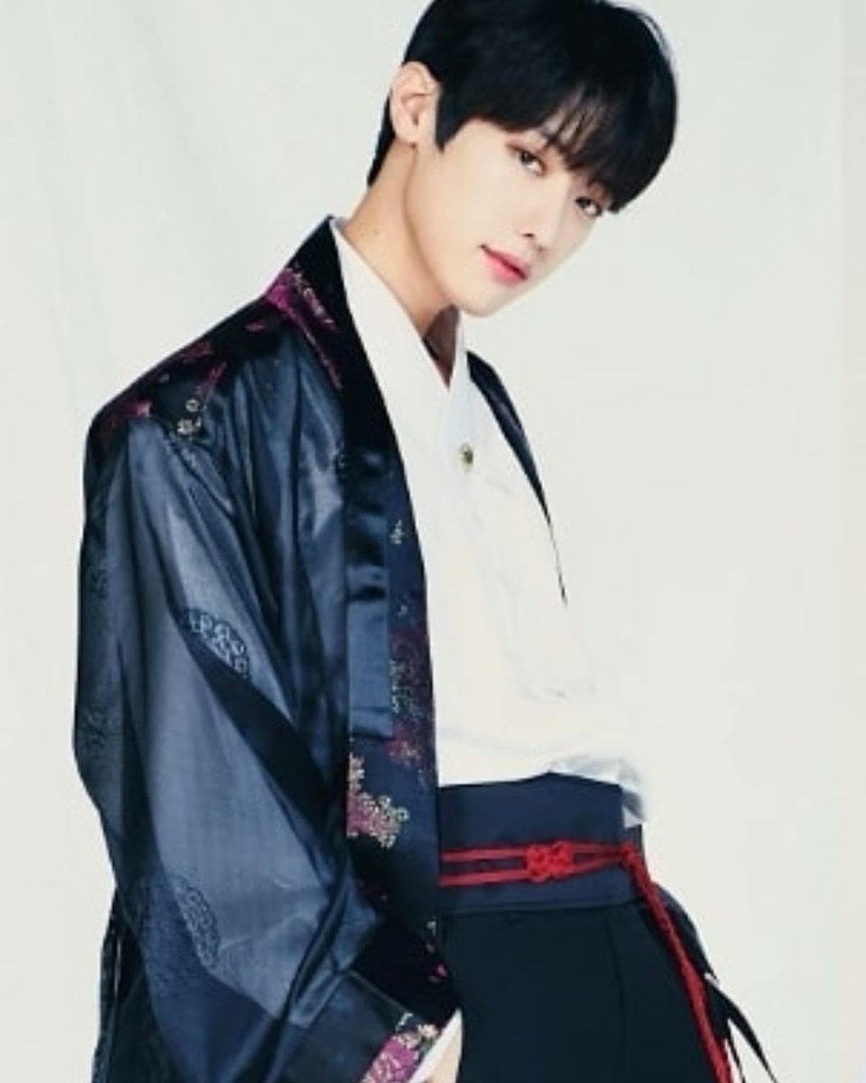 Guiroe_SSGGYB's tweet photo. Hi~! This is Guiroe~!
Hanbok lover☆ Kpop lover~!
I made hanboks for Golden Child~~!!
Have a good day~!
#hanbok #golcha #goldenchild #koreanmens #ksuit #kpop #guiroe #hanboksuit #mensfashion #bts https://t.co/P2k8UBxHPh