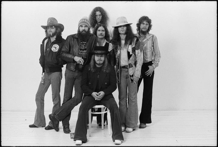 crockpics's tweet photo. Lynyrd Skynyrd, 1970s. Photo by Michael Zagaris. https://t.co/KPe3C1IUXa