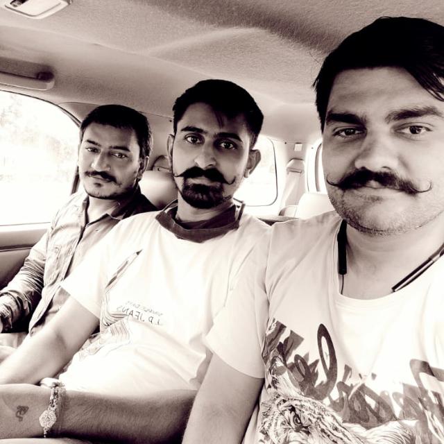 Yuvi_1212's tweet photo. અમારા આગેવાનો ને તાત્કાલિક મુક્ત કરી એમના પર લગાડવામાં આવેલા તમામ ગુના પાછા ખેંચી અને અમારી સાથે વાત ચીત કરી નિર્ણય લેવામાં આવે એવી ગુજરાત સરકાર ને નમ્ર અપીલ છે 🙏🙏

#અમારા_આગેવાનો_ને_મુક્ત_કરો 

@dgpgujarat @CMOGuj @Nitinbhai_Patel @PradipsinhGuj @mantavyanews @VtvGujarati https://t.co/AIebb3AtHx