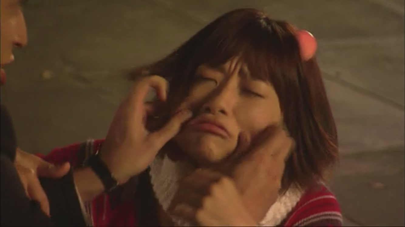 きゃきゃ 竜の道 で美佐ちゃんがお兄ちゃんにほっぺツネられる回想シーンよく出てくるけど今のところ 阪本光希 さんか 高橋一生 さんですよね 玉木宏 さんがツネるシーン今後あるとすると たぶんごっつぅ切ないシーンで号泣だよな と思って そんな折