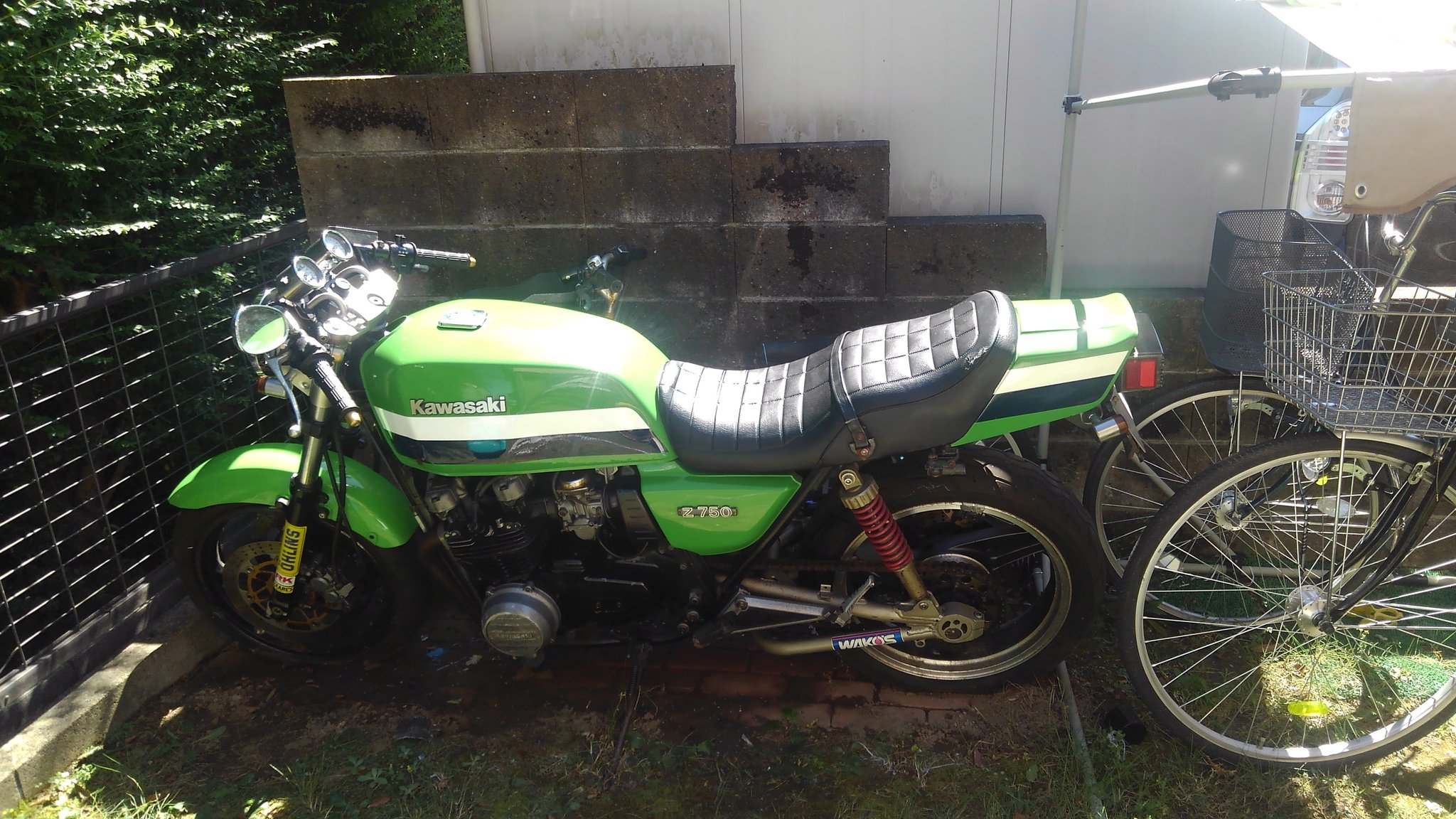 Kawasakiのzシリーズ大好き Fxの洗車完了 笑 男はカワサキ Z750fx ローソンカラー 川崎重工 T Co Dbppe6viwe Twitter