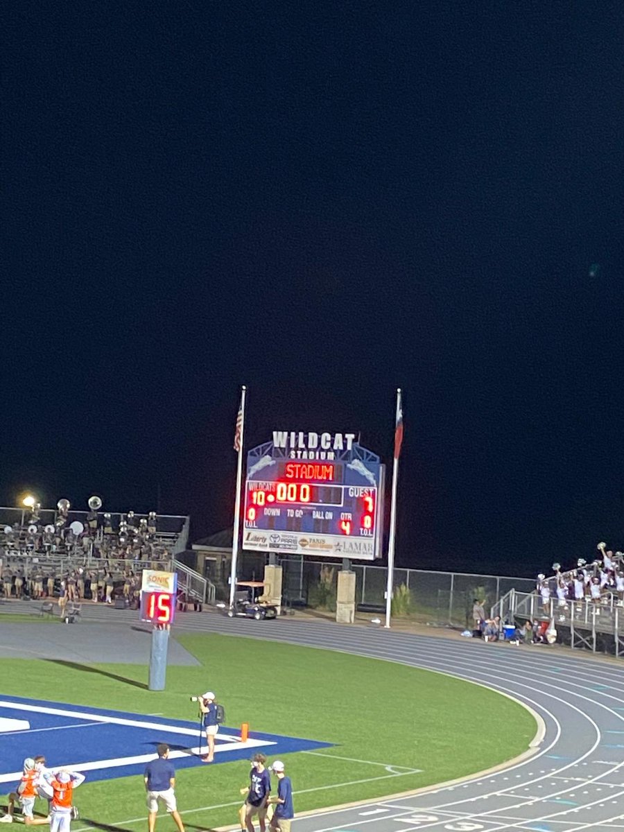 WildcatParis's tweet image. Incredible hard fought Team Win against a very good Celina Team. The kids fought extremely hard with a "Never Die" mindset until the very end. Great job Cats! Appreciate local media and 
@HSwfaa @MikeLeslieWFAA
 with the great coverage. #TheTeamm #ParisFight #GATA #WideOpen