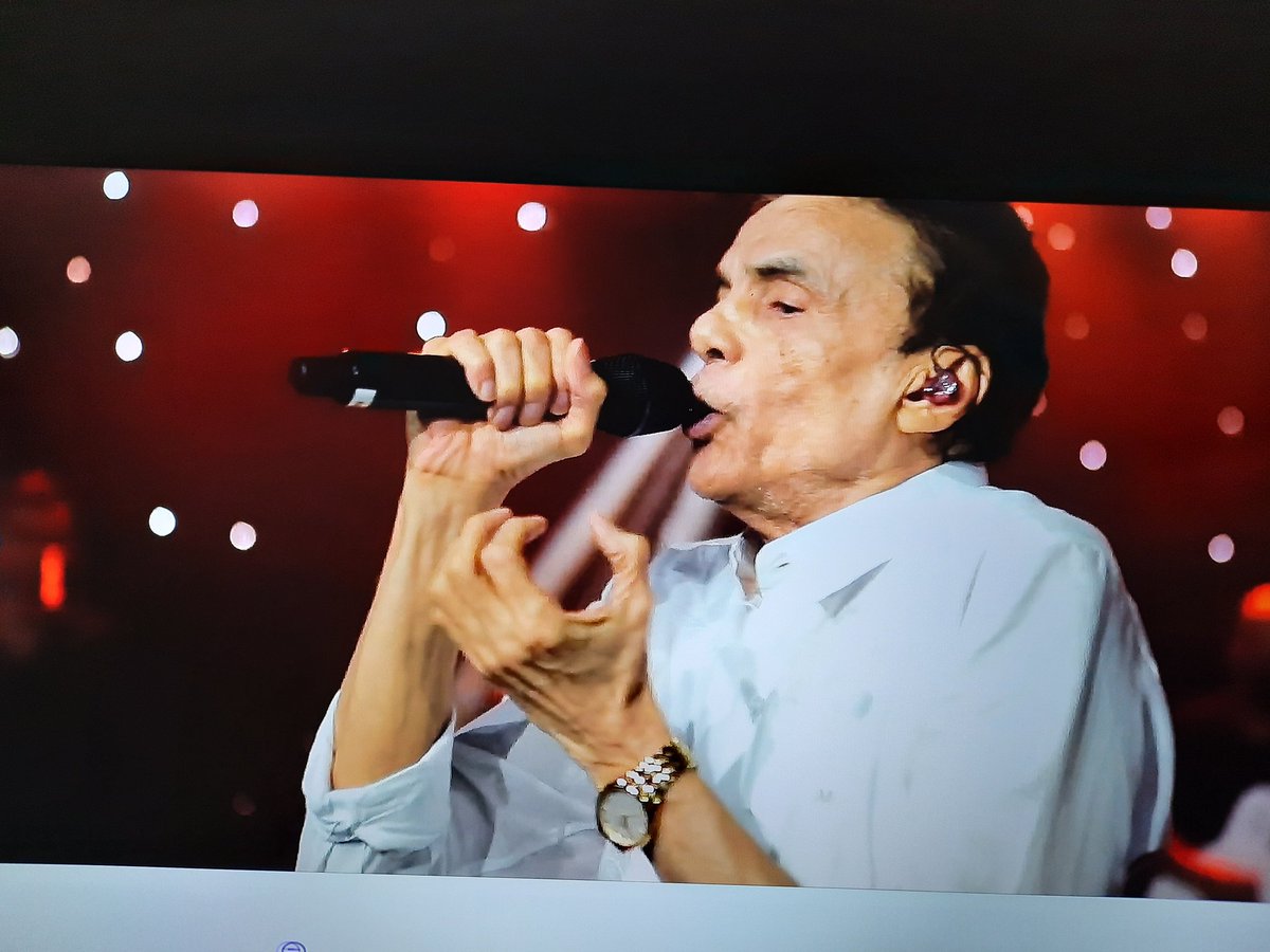 EAUKike's tweet photo. Los compositores son la materia prima de la música Vallenata ! y mi tierra @SanJuandeICesar presente!  @luisegurrolah @YeyoNunez Gracias #compositoresenlacaja @monomontero nómina!!! https://t.co/8ElDzDrK5Z