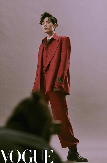 i love xiao zhan’s face and overall aesthetic so much that last night i spent a good few hours appreciating his pics. so today i present to you a thread of him with just specific things「 xz + red 」