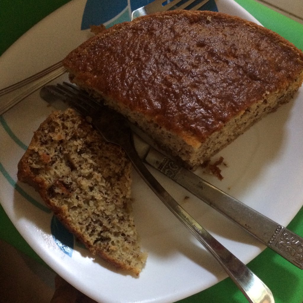 nance2902's tweet photo. #bananacake https://t.co/J3Yq0IDilL