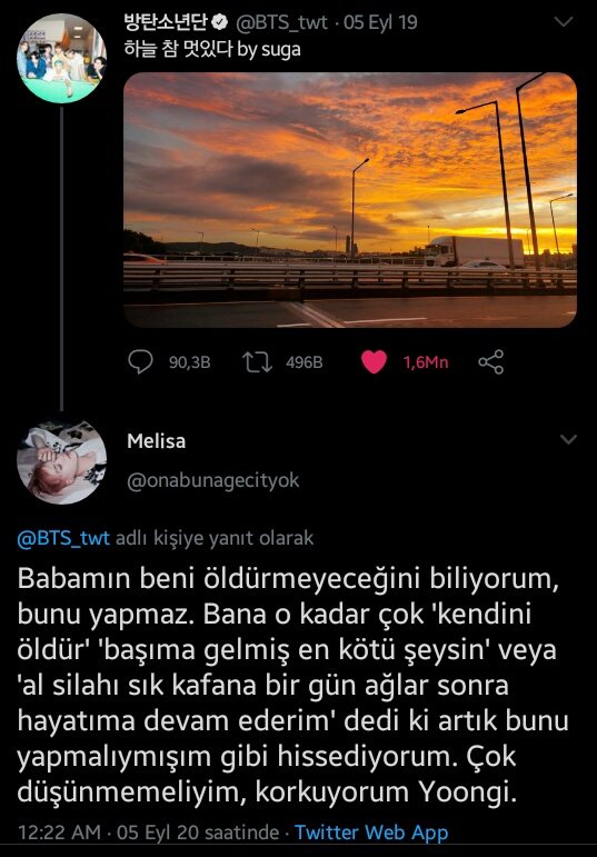 felixxcty_'s tweet photo. Burada bir genç kızın hayatı söz konusuyken sizin tek takıldığınız konu dinlediği müzikler mi...? Bir insanın bunları okuduktan sonra "kötü" ailesi yüzünden sevdiği idollere içini döktüğünü, onlara sığındığını, onlarla mutlu olmaya çalıştığını anlayabilir. #Melisa https://t.co/bWxnxg27U7