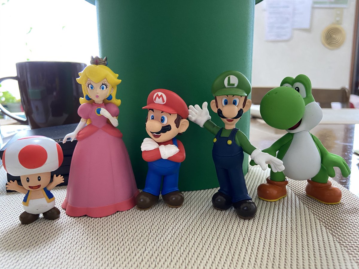 ジェーン バイラスくん星人 昨日 Nintendotokyo で買った土管クッキー すごい厳重に梱包されてた笑 いい箱だな 昔のクラブニンテンドーのフィギュアがいい感じ Supermario35 スーパーマリオ35周年