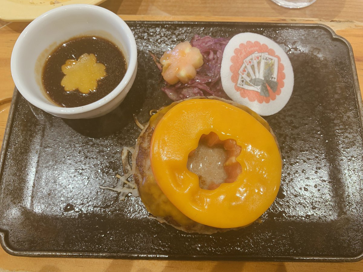 o_rkp's tweet photo. ビックボーイのコラボ食べてきた〜 https://t.co/qEzS9cphUL
