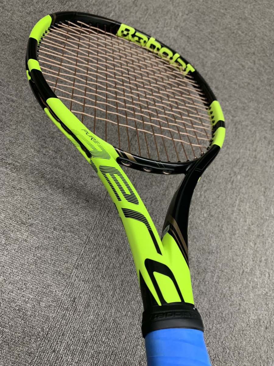 ラケットワールド店長宮崎のつぶやき 店頭にてストリング張替え注文頂きました 初代ピュアアエロvsに ルキシロン エレメント130ラフ 46p 柔らかさとコントロール性を求めて選択頂きました 有難うございます