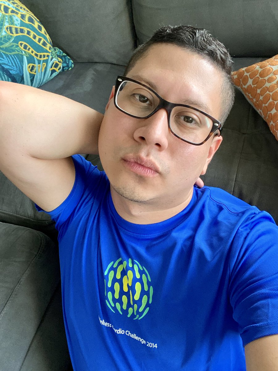 panda8911's tweet photo. Just hanging out 😊 #feelinggreat #gayboy https://t.co/RJX9rcckdF