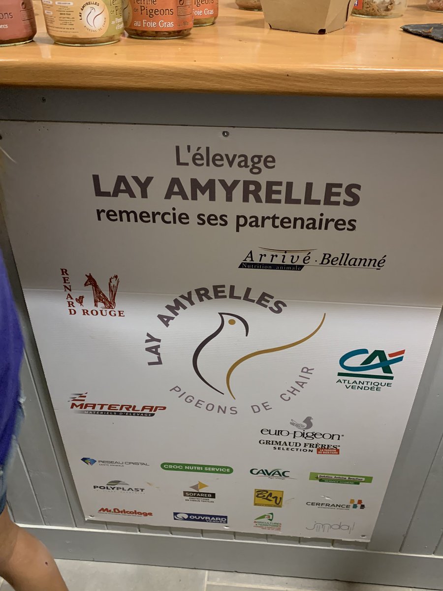 acharpentier85's tweet photo. Bravo à Myriam et Nadege pour le développement de leur gamme de produits #madeinvendee autour du #Pigeon. N’hésitez plus à vous y arrêter. Et bravo à vous! 👍 https://t.co/RNc5SFmbt1