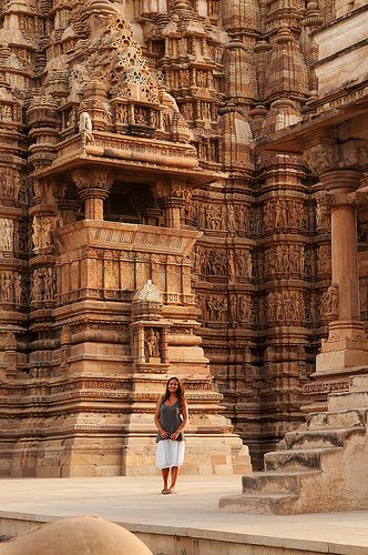 narendr4bjp's tweet photo. विष्णु बेकुण्ठ मंदिर🚩
जिसके सामने ताजमहल धुधला दिखाई देता है

मथुरा से आए 16हजार शिल्पकारो ने लगातार 7 साल मे मानव हाथो का चमत्कार हिंदू प्राचीन इंजीनियरिंग का बेमिसाल कीर्तिमान रच दिया

930 ईस्वी मे लक्ष्मण चंदेल द्वारा स्थापित इसलिए लक्षमण मंदिर भी कहलाता हे
खजुराहो मध्यप्रदेश https://t.co/q66ZCxUfUF