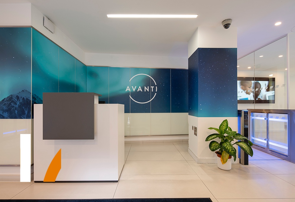 OrangeProjects's tweet photo. ๐ธDo you like things #modern & #minimal?๐ธ
When a lot of work goes into the 'behind the scenes' #remodelling of an existing #workspace you don't always need too much else, just #naturaldaylight & a #LED lit entrance!
Design & Build: @PeldonRose
๐ท : Stephen Bennett Photography https://t.co/BFc6wwDluV