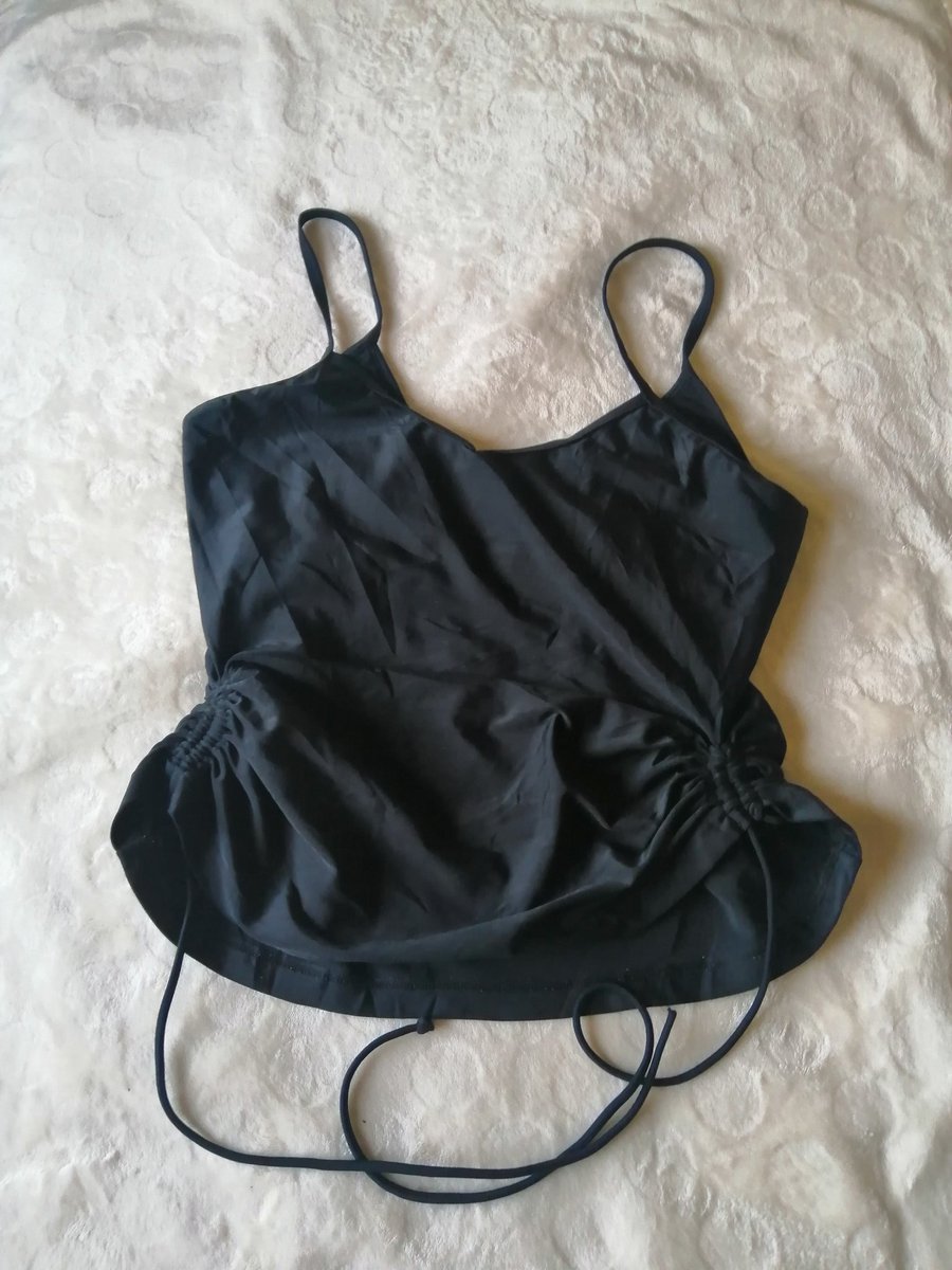 QalushSheila's tweet photo. Affordable ladies outfits for as low as 150kes. #IkoKaziKE @IkoKaziKenya
Prices photo No
1. Fancy spagh top @200kes size 8-10
2. Swim top @200kes size 12-16
3. Chiffon top @150kes size 8
4. Swimming suit @250kes size 12-14 https://t.co/x1MP9u8HBH