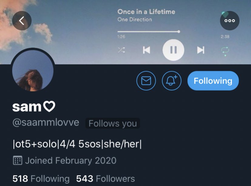  @saammlovve - we’re not close moots but you should still follow her!! her layout is the cutest and she stans 1d and 5sos