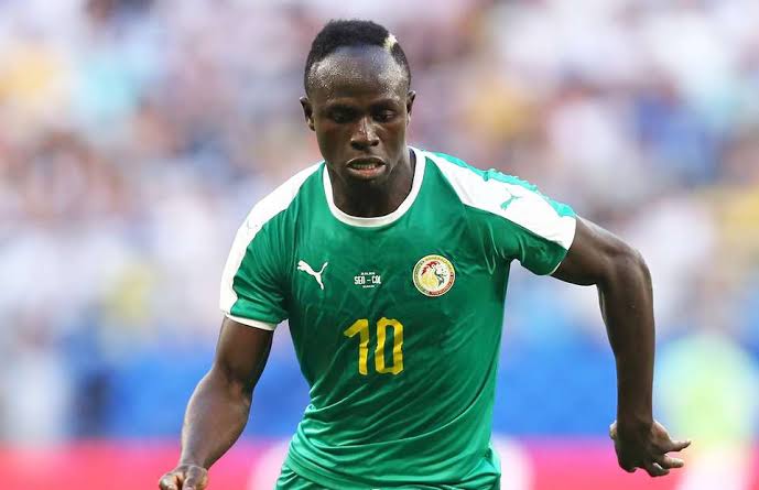 AfricaStoryLive's tweet photo. Sadio Mané paid €270,000 to build a school in his village, Bambali in Senegal. He also built a hospital for his people.

He shares 50,000 CFA Francs to different families in his village every month. Top guy 👏🏿 👏🏿 https://t.co/ZCulG2aaZY