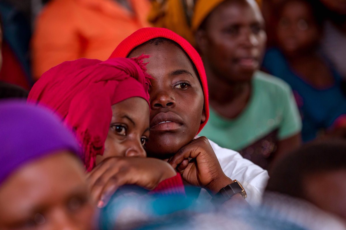 70% ya vijana kati ya miaka 16-24 wanahusika katika maamuzi ya kifedha kwenye kaya zao, lakini wengi wao bado wanategemea ushauri wa kifedha kutoka kwa familia na marafiki. 
Kwa takwimu zaidi za vijana na huduma za fedha, soma jadala la FinSights Lab: tinyurl.com/finsightslabag…