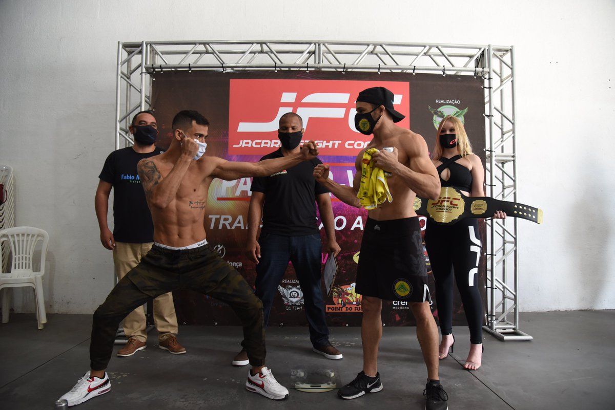 globoesporteES's tweet photo. Lutadores passam bem pela pesagem oficial e garantem combates do Jacara Fight 2 https://t.co/PiZImpSJhu #MMA #WMMA #MMACapixaba #Lutas #EsporteCapixaba #JacaraFightCombat2 #JFC2 https://t.co/w8h8y78i9N