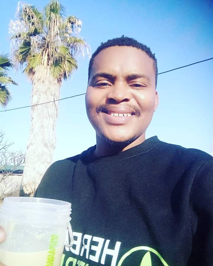 KalaharianSon's tweet photo. Blessed weekend Bachwana becho!
#HerbalifeNutrition
#TheHealthyChoice https://t.co/ljxa6FHgKy