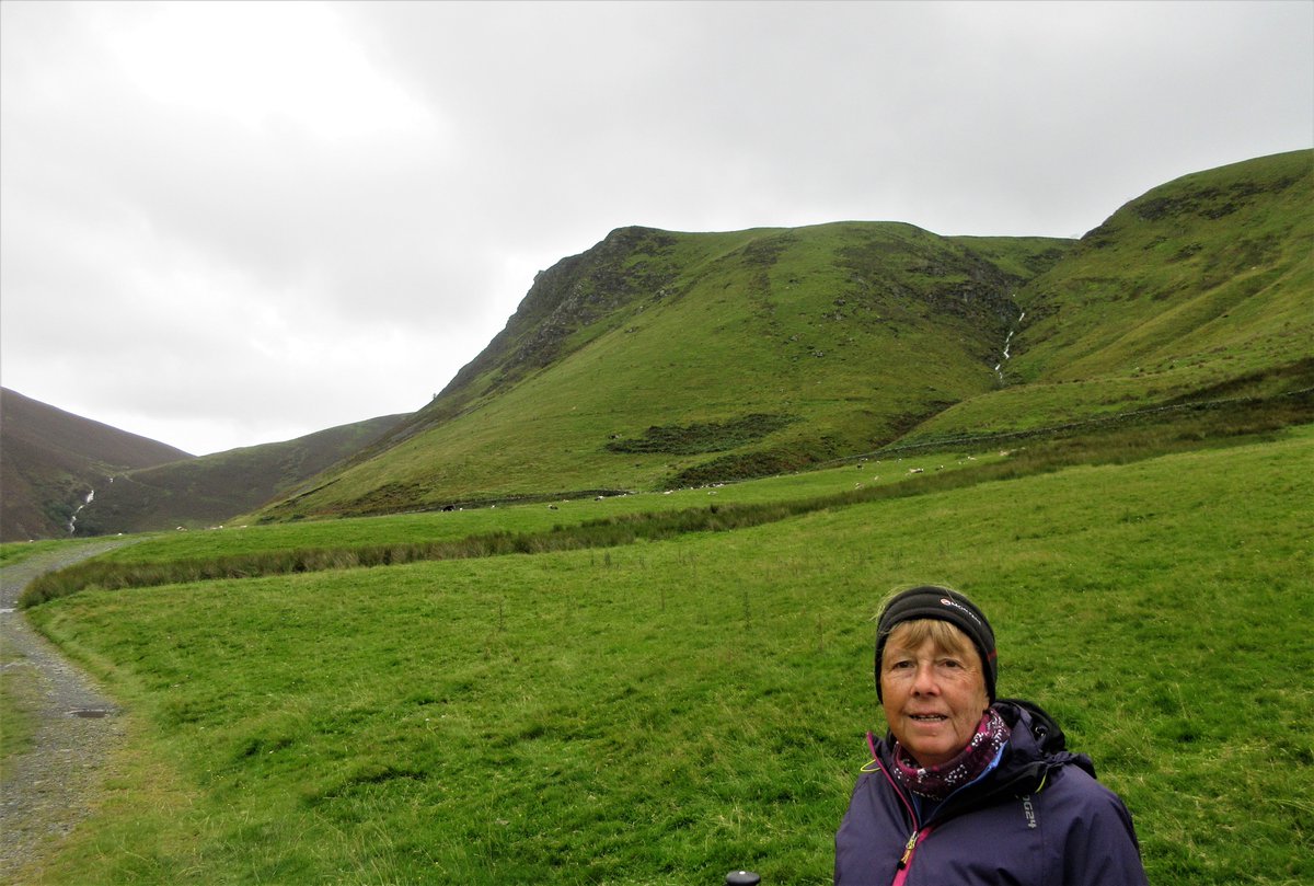 StanLeigh18's tweet photo. Today's Walk - #Bakestall &amp; #Skiddaw from #PeterHouseFarm
Very windy with clag and rain above Bakestall summit[2208 ft]

#DashFalls &amp; #DeadBeck ahead
#DeadCrags
- Bakestall summit
My #WidowTwanky impression at #Skiddaw summit https://t.co/jaI7Dd7agk