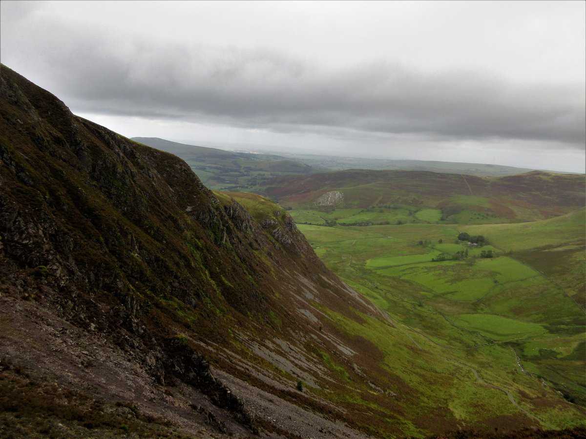 StanLeigh18's tweet photo. Today's Walk - #Bakestall &amp; #Skiddaw from #PeterHouseFarm
Very windy with clag and rain above Bakestall summit[2208 ft]

#DashFalls &amp; #DeadBeck ahead
#DeadCrags
- Bakestall summit
My #WidowTwanky impression at #Skiddaw summit https://t.co/jaI7Dd7agk
