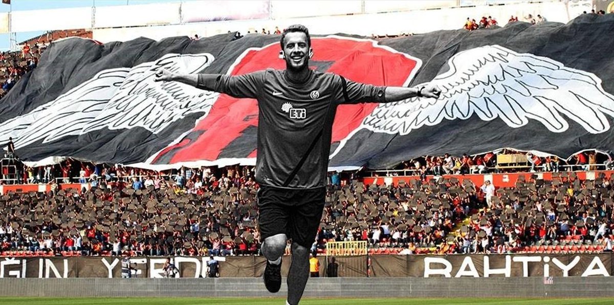 Kanatlanıp uçtuğun yerde, bahtiyar ol...

Hep kalbimizde olacaksın. #EdizBahtiyaroğlu