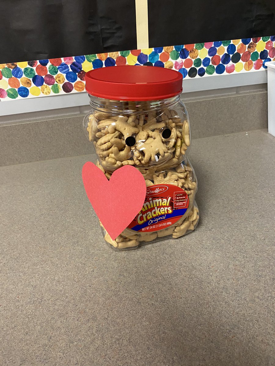 We read The Kissing Hand and found a note from Chester the raccoon. He led us on an adventure around the school to meet the front office staff and try to find him! We eventually made it back to our classroom where he had left us a special treat ❤️
#happyclassrooms