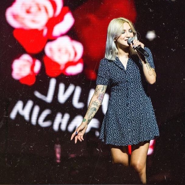 bestofjulias's tweet photo. Who else misses the #InnerMonologueTour 😭 @juliamichaels https://t.co/40xSS0InSD