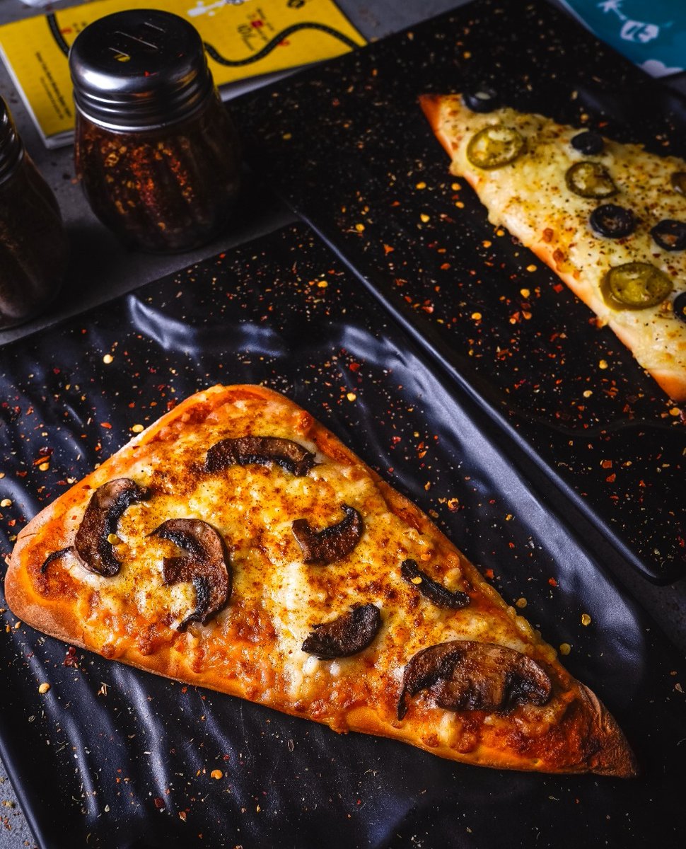 forkitcafe's tweet photo. Mushroom jeeravan 
Pizza by the slice 
😍 FORK IT Cafe 
CALL US : 7000351855 / 07314988837

#indianfastfood  #indorefood #indoreblogger #indore #indori 
s #indorenightlife #offers #food  #foodporn  #yummy #forkit  #forkitcafe  #forkithard    #indore https://t.co/lNENFJmIYW