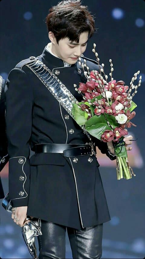 loey4me's tweet photo. #슈퍼엠_말고_본그룹_팬덤명_지켜
#BringBackKaiBaekToEXO 
@SMTOWNGLOBAL Aku dukung SuperM,tapi untuk New Fandom aku MENOLAK!! Ga kuat ngebayangin KaiBaek manggil fandom lain dgn panggilan syng😭KaiBaek punyany EXO&amp;ERI!!
Kami butuh kamu skrng untk menenangkan ini semua,uri leader:( https://t.co/UusfAjx0r1