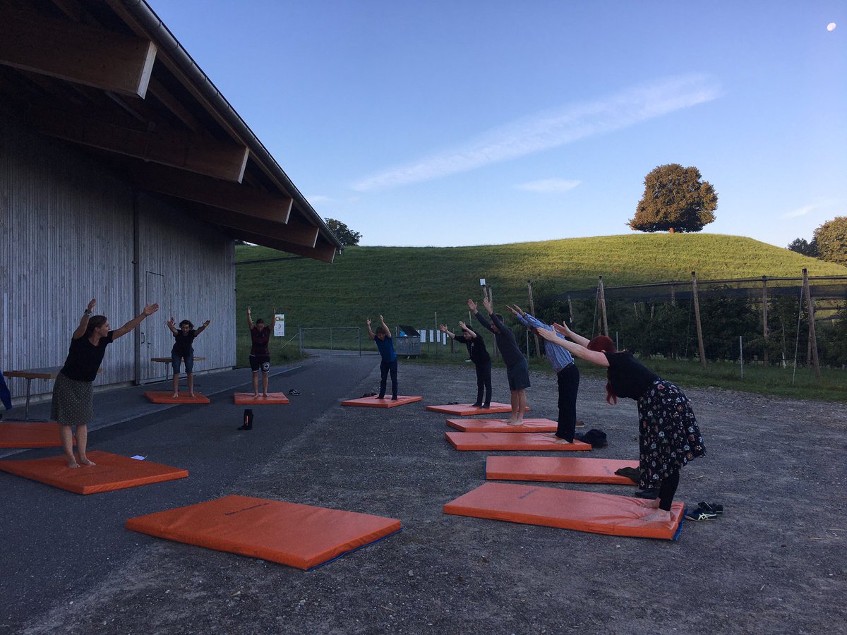 OpendataCH's tweet photo. Morgenritual an den #openfarming Hackdays, herzlichen Dank an den wundervollen Gastgeber Landwirtschaftliches Zentrum Liebegg! ❤️ https://t.co/UT13E2Uj8n