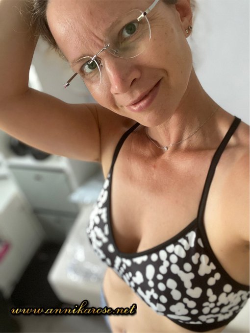 Heute mal etwas sportlich bet&auml;tigen 😉 das nasskalte #Wetter sagt aber auch: bleib im #Bett! https://t<a href="/tag/wetter"class="tags"><span>#wetter</span></a><a href="/tag/bett"class="tags"><span>#bett</span></a>