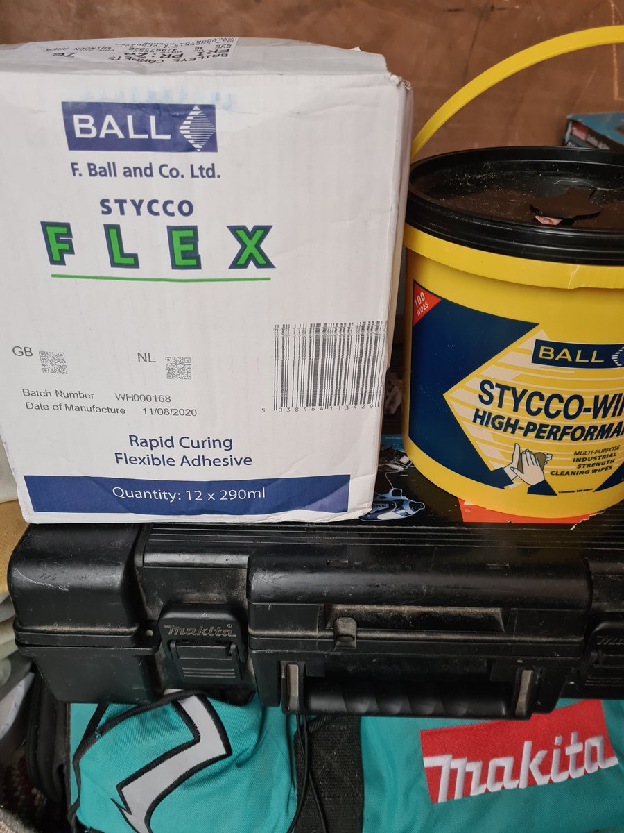 andyangell's tweet photo. Was definitely an @FBallUK friday yesterday and was rocking the free t-shirt too #sticktoasystem #yellowbucket #triedtested @CroftsLee 😎 https://t.co/5J330DBAmH