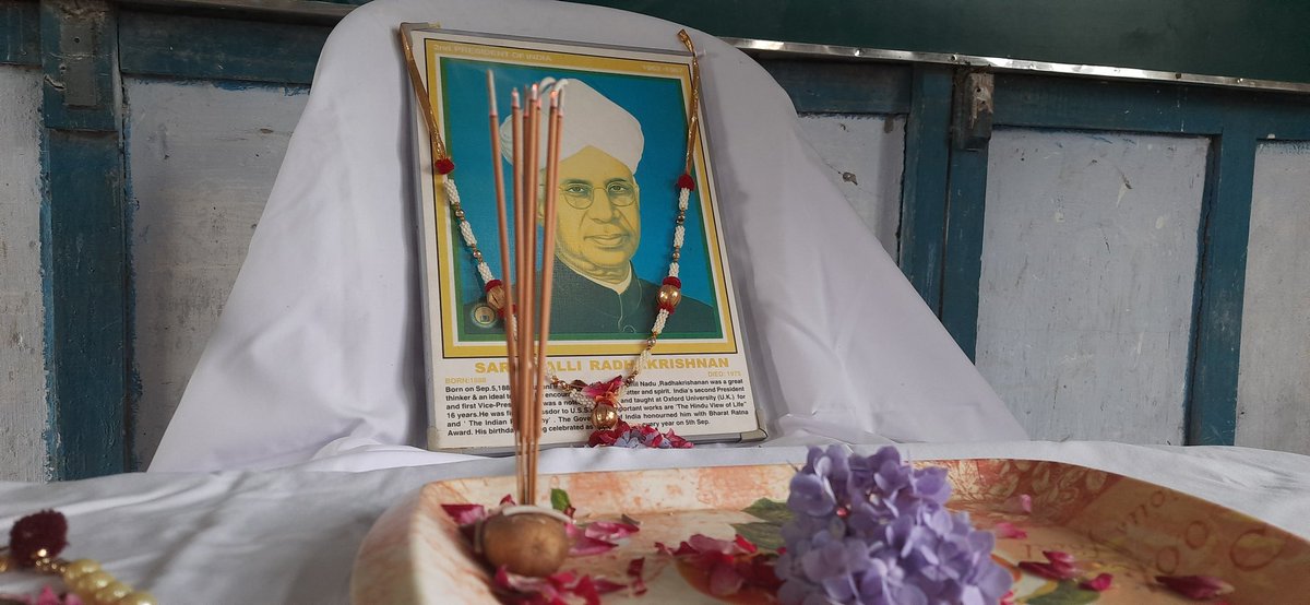 Nishach86426111's tweet photo. Happy Teachers day to all
#ourt teachers our heros
@kvs_HQ
@kVSRO_Tinsukia
@binodbehera25
@samaj_v
@EduMinOfIndia https://t.co/3kpmaQYmSq