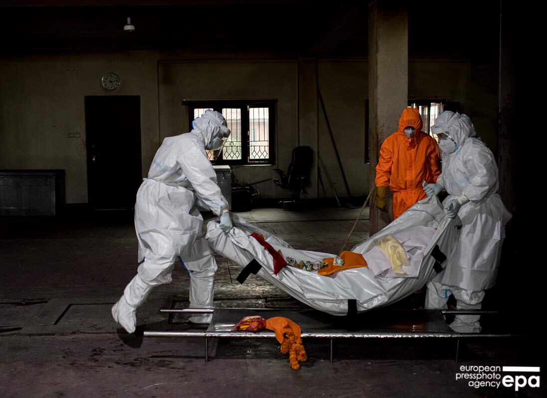 Narendraphoto's tweet photo. Around 1600 Nepal army personnel received training on body management of deceased infected persons. Nepal had been under a strict nationwide lockdown from 24th March but it was eased on 21st June allowing limited economic activities https://t.co/CzqmIbyzUL