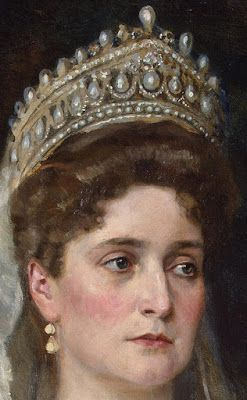 Day 3 (I forgot) :  @ChristinFairy Empress Alexandra Feodorovna Diadem of Ancient Pearls by Bolin.1900's. Diamonds, pearls (older than the tiara, from the diamonds fund). Confiscated by the Bolsheviks and lost since.