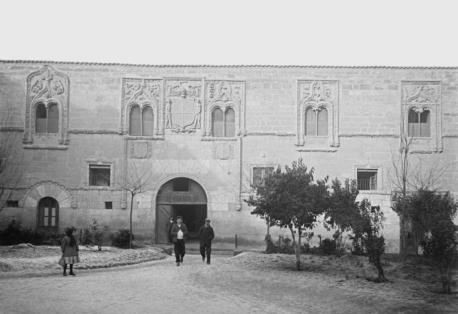 gagoruiz's tweet photo. Estas son algunas de las casas y palacios más antiguos de #Zamora ¿los conocías? ABRO HILO 🧵#Zamoraentuits https://t.co/Do7fypgFGg