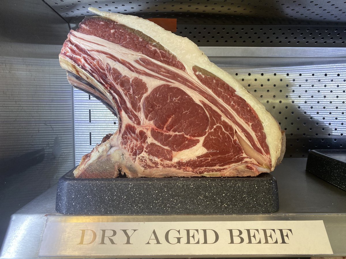 ArtisanButchery's tweet photo. Westbury Manor Hereford Aged since 17/7/20 #beautifulcolour #amazingflavour #nativebreed all this & only 0.7 miles from our shop #whatelsewouldyouwant #whatelsewouldyouexpect #Buckinghams #Westmeon #Hampshire https://t.co/ZVHEHBfF6u