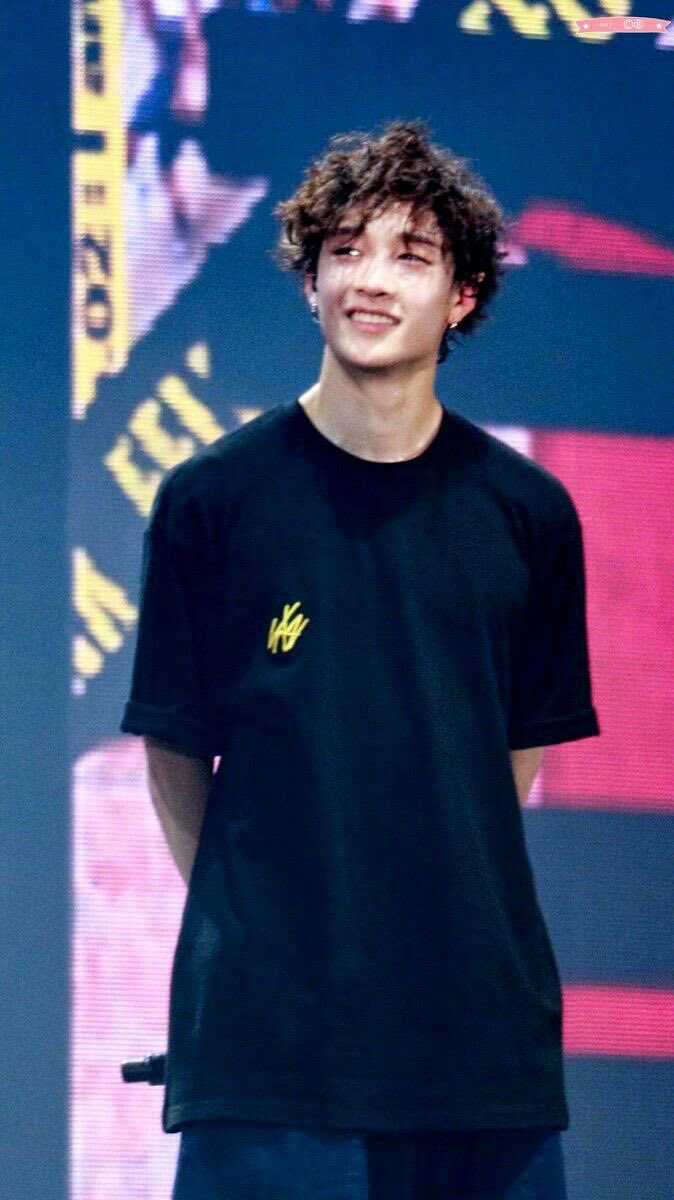 the way chan looks at stay during concerts