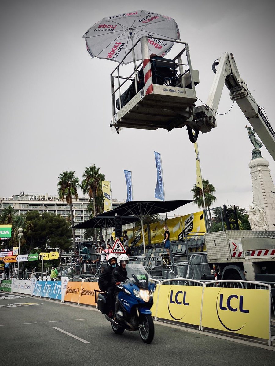 Rdv 13h #ToutTerrain <a href="/Europe1/">Europe 1</a> 

La seine polluée <a href="/Ju_Morin/">Justin Morin</a> 

Un procès hors norme #AttentatsJanvier2015 <a href="/chloe8triomphe/">triomphe chloe</a> 

Le mystère des chevaux mutilés @Europe1_Ouest 

Tous masqués ! <a href="/vdhollande/">Victor Dhollande</a> <a href="/ClementLesaffre/">Clément Lesaffre</a> 

Le Tour à l’heure du COVID #TdF2020 @MargueriteLef #AxelMay