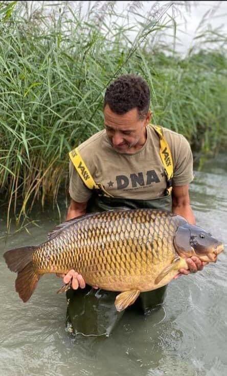 CarbonBaits's tweet photo. Happy weekend everyone..BIG NEWS here at Carbon Baits. We would like to welcome a new edition to team, Mr @NAnglingShow himself PAUL BACON..

The guy needs no introduction &amp; we are looking forward to working with Paul &amp; are sure hes going to bring alot to the table! https://t.co/OUbjusSwzH