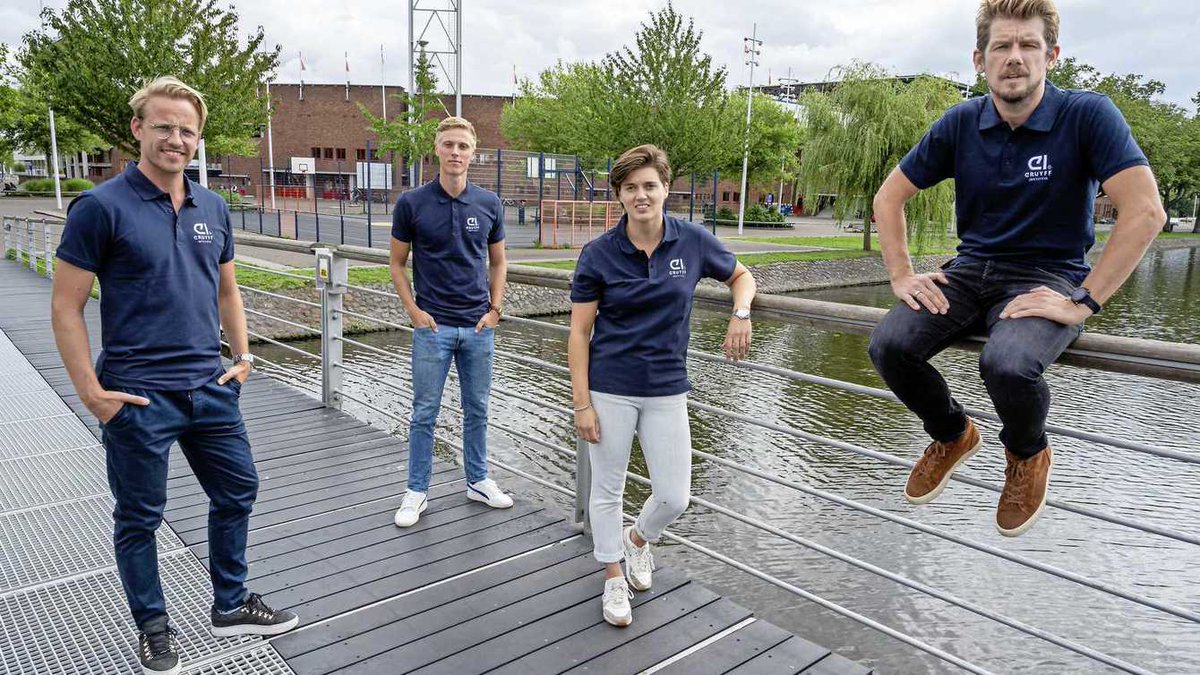 Telegraaf laat Koen Smet studeren aan Johan Cruyff Institute
telegraaf.nl/sport/17426977…
Het zijn bepaald niet de minste topsporters die dankzij een studiebeurs van De Telegraaf aan de slag gaan op het Johan Cruyff Institute. 
#Telesport