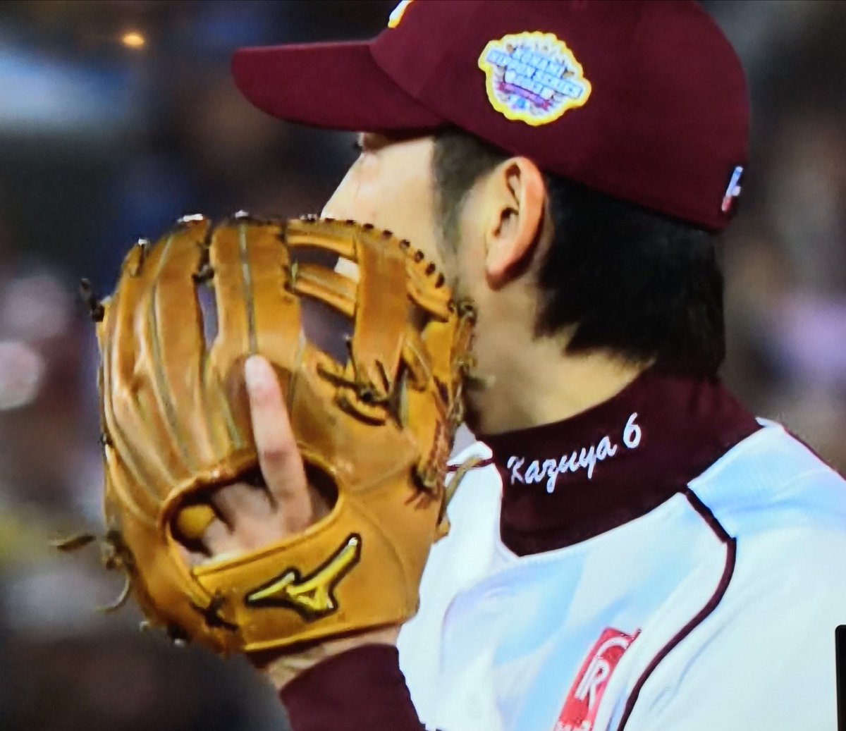 黒川史陽選手が昨日の試合で使っていたグラブ ウェブこそ異なりますが