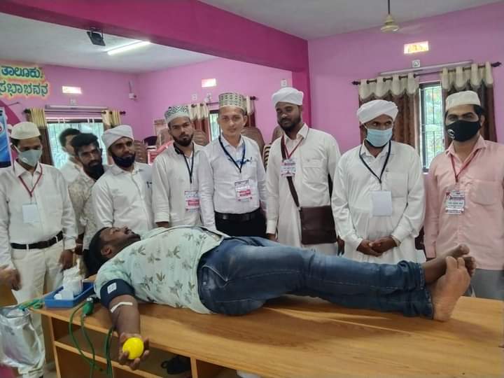 NsrSalethur's tweet photo. SSF ಬೆಳ್ತಂಗಡಿ ಸೆಕ್ಟರ್ ಆಯೋಜಿಸಿದ ರಕ್ತದಾನ ಶಿಬಿರ ಹಾಗೂ ಆಯುಷ್ಮಾನ್ ಕಾರ್ಡ್ ಅಭಿಯಾನವು ಯಶಸ್ವಿಯಾಗಿ ಇಂದು ನಡೆಯಿತು..
#SSF #Belthangady #SSFBloodSaibo #SSFHelpDesk #ayushmanbharat #DonateBloodSaveLife 
@SSFBloodSaiboDk @ssfkarnataka @HelpdeskSsf @nationalssf 
@DCDK9 @IndianRedCross https://t.co/Zj30zeZt6o