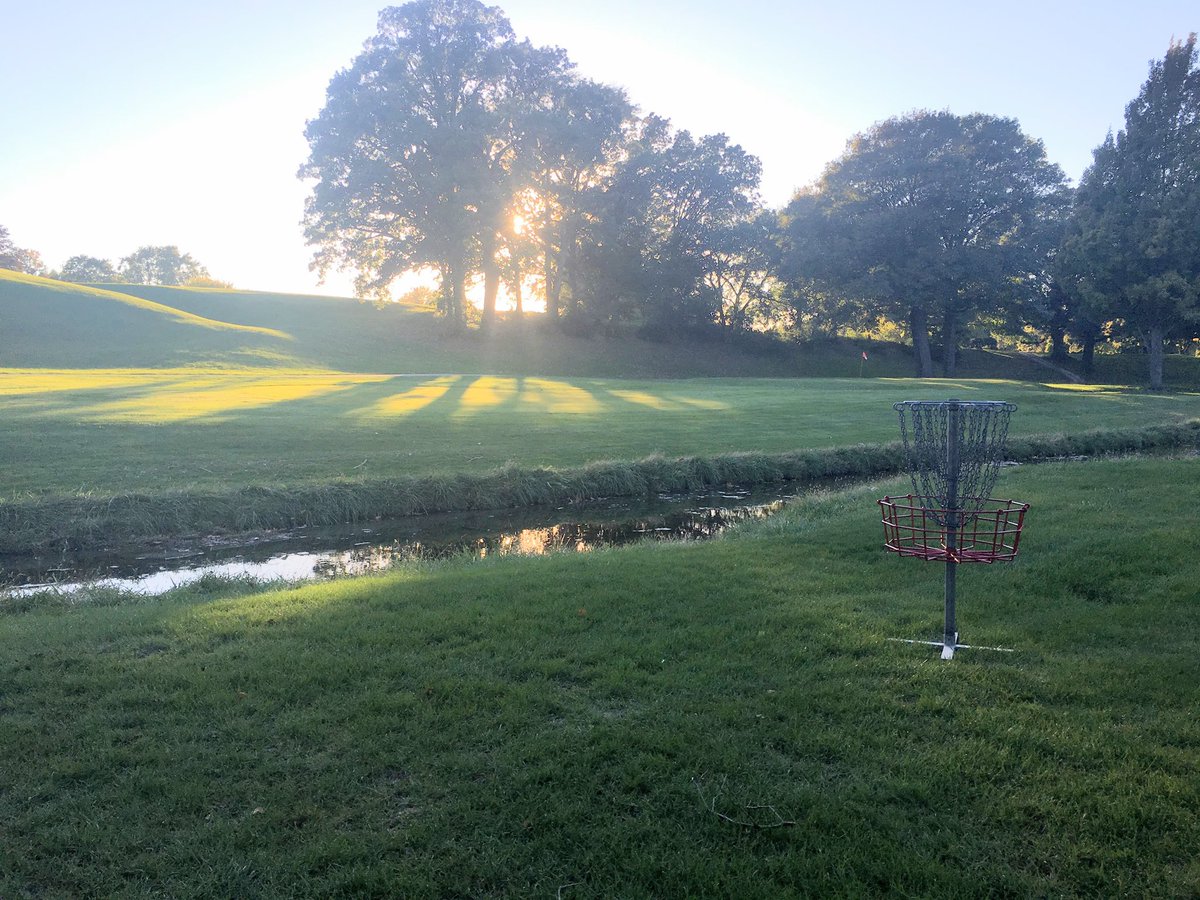 Dwiggy444's tweet photo. @hannahemcbeth This pin location at Highland Park Golf Course isn’t wholesome, but it is fun! https://t.co/s19oBfWDpT
