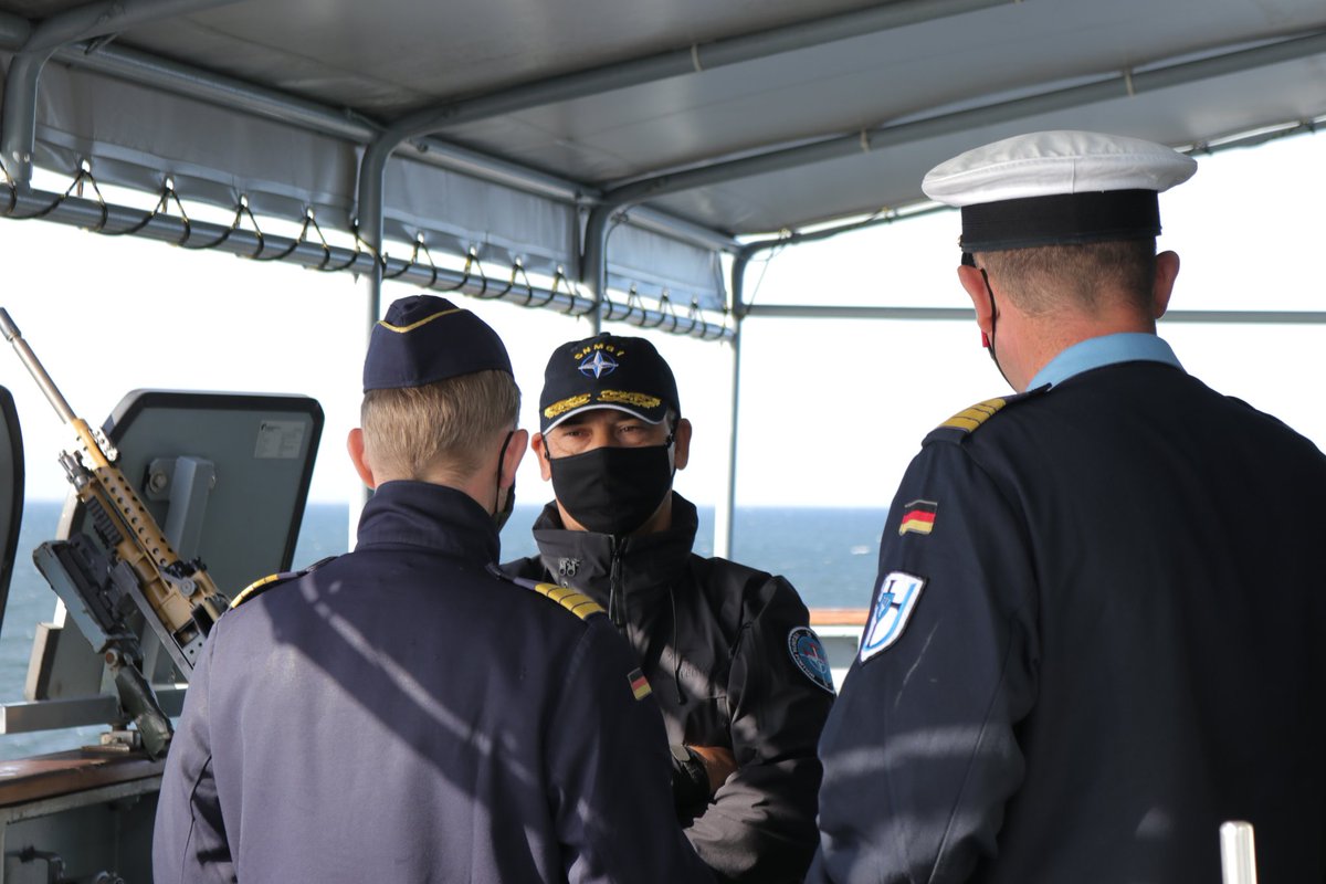 Flot1DeuNavy's tweet photo. #GEREX in vollem Gange: Am Rande gemeinsamer Übungen beider Verbände besucht #COMSNMG1 das deutsche Flaggschiff #TENDERWerra. #NATO is #StrongerTogether ! #WirsindMarine https://t.co/EKuytMvNOd